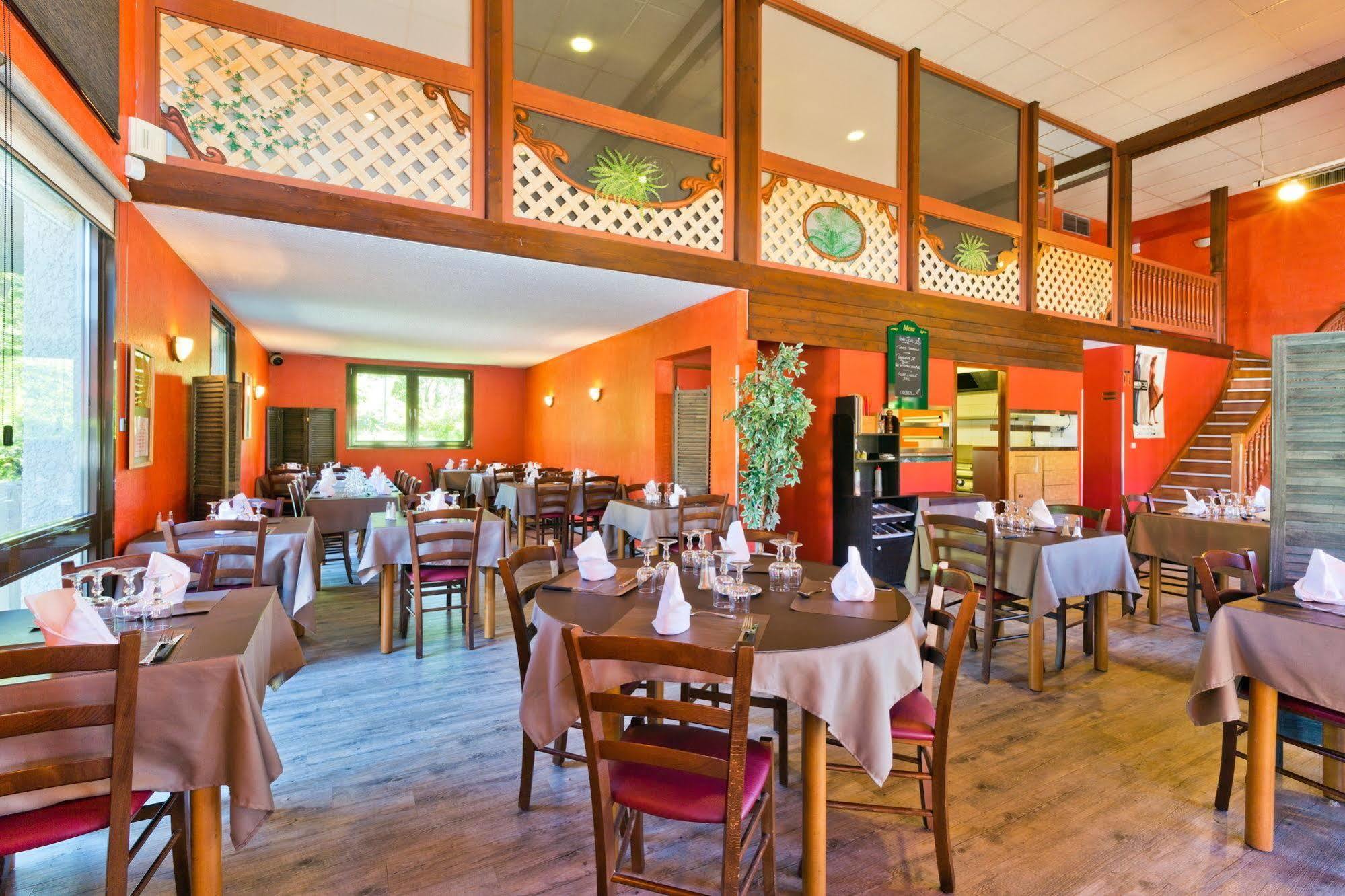 Logis Albhotel Grill Alby-sur-Cheran Kültér fotó